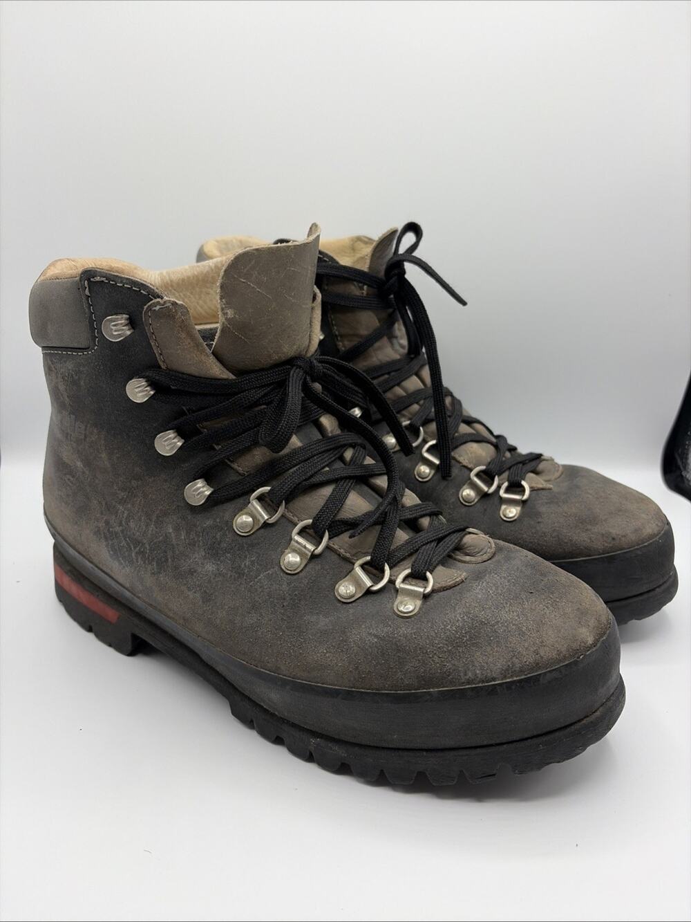 Raichle Men's Size 10.5 M Swiss Leather Hiking Mountaineering Boots VTG Good